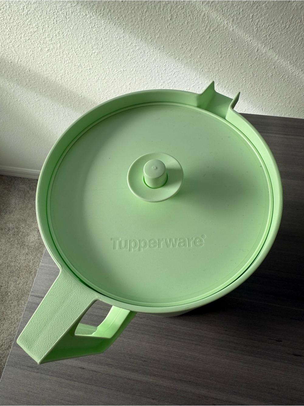 Tupperware Heritage 1 Gallon Pitcher, Mint Green - Picture 3 of 4